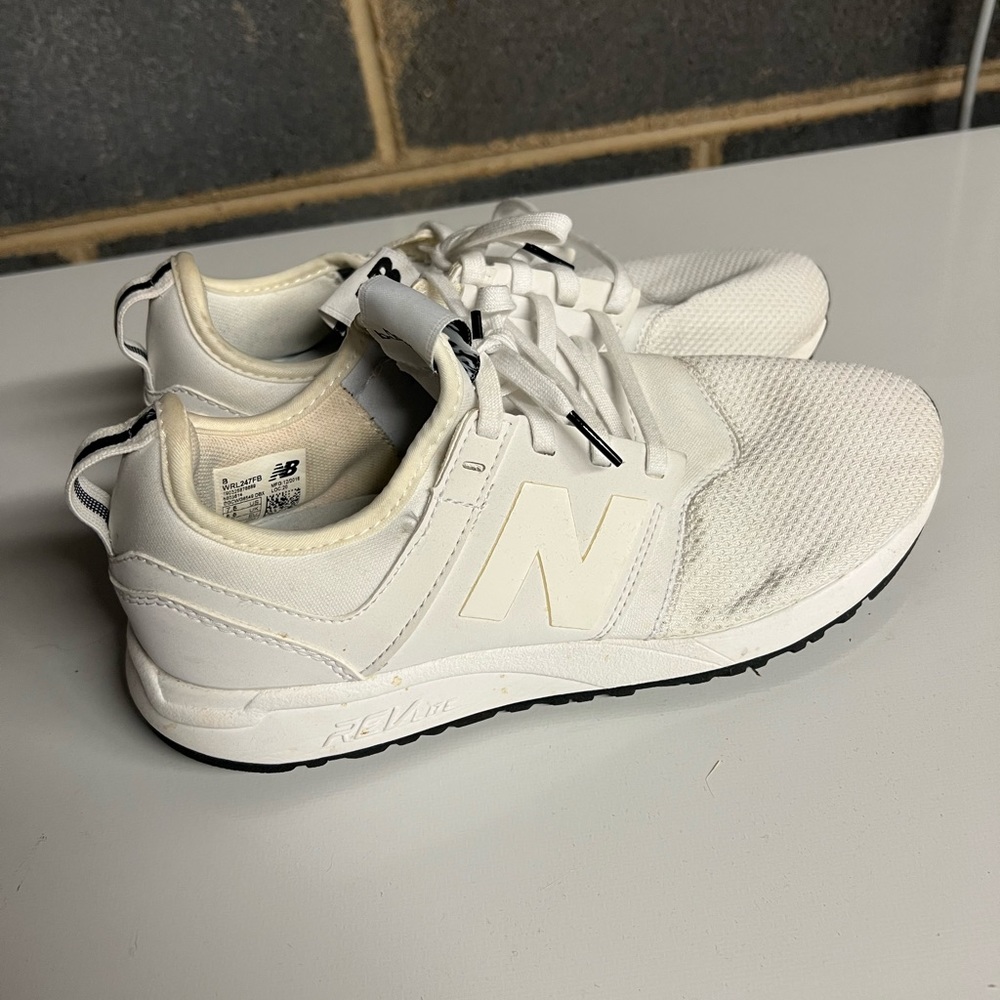 White NewBalance Sneaker. Womens 8.
